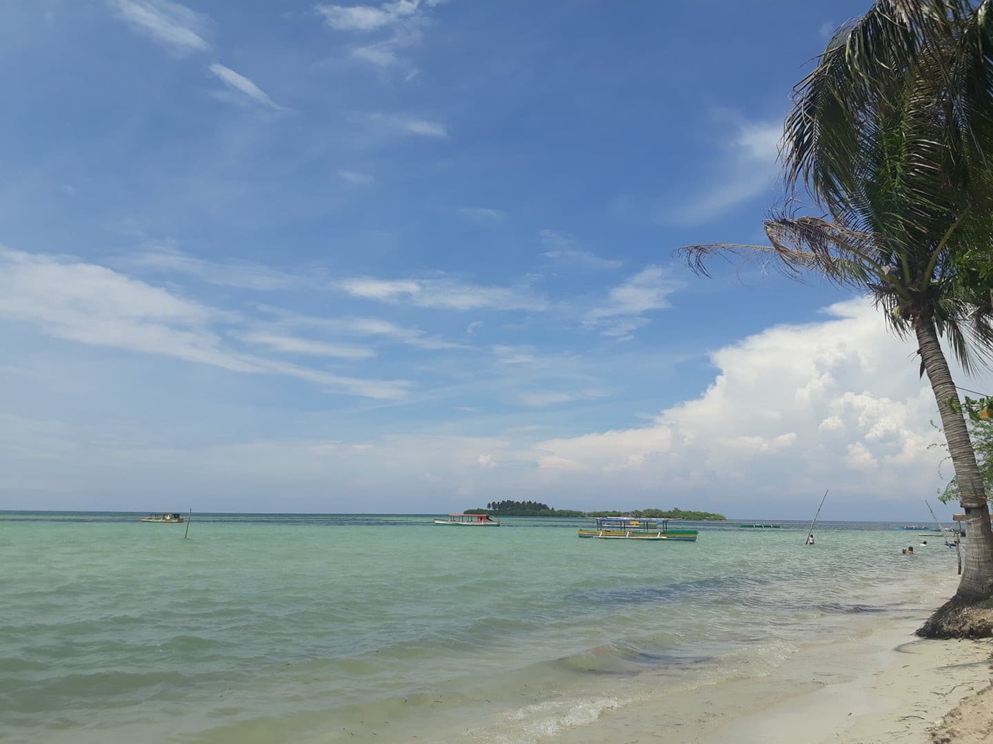 828 Gems Beach Resort