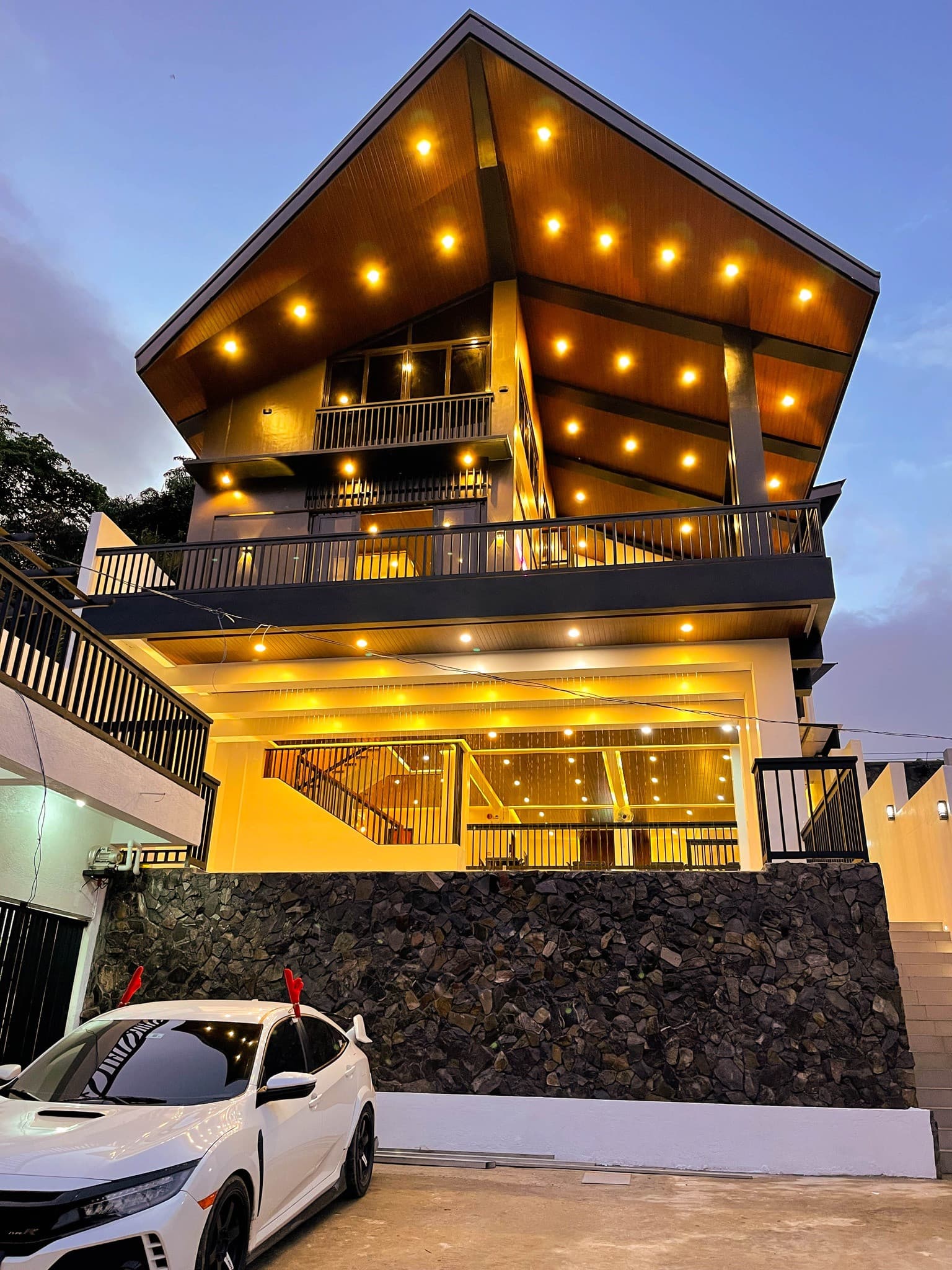 La Luna Hot Spring Resort