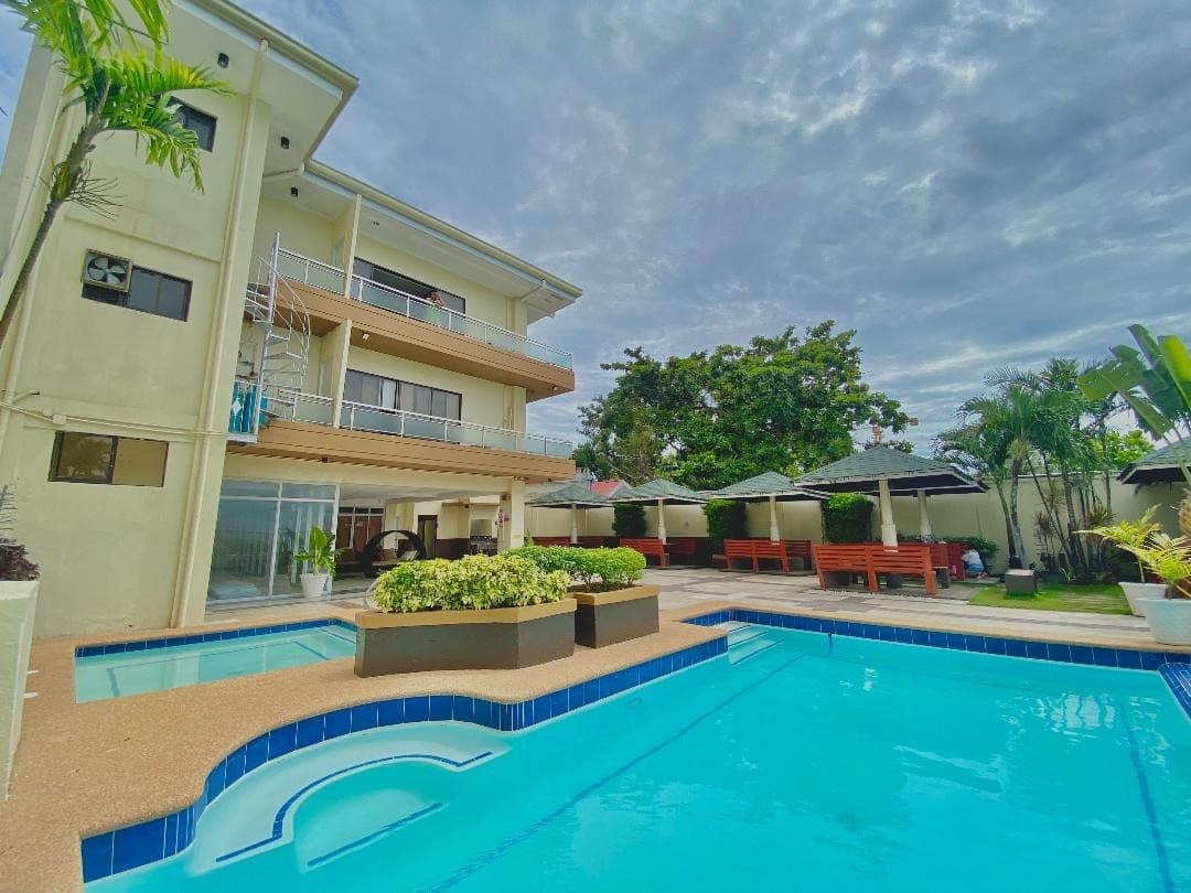 Palmbeach Resort & Spa (Mactan, Cebu)