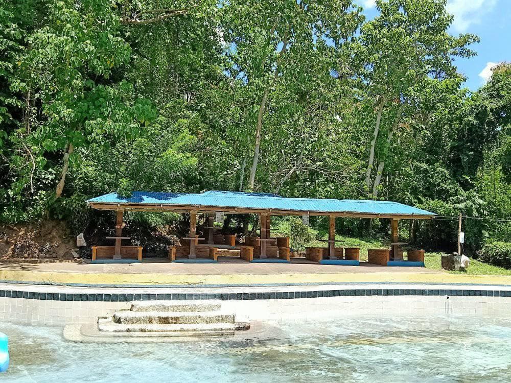 Uncle Tom's Blue Spring Resort