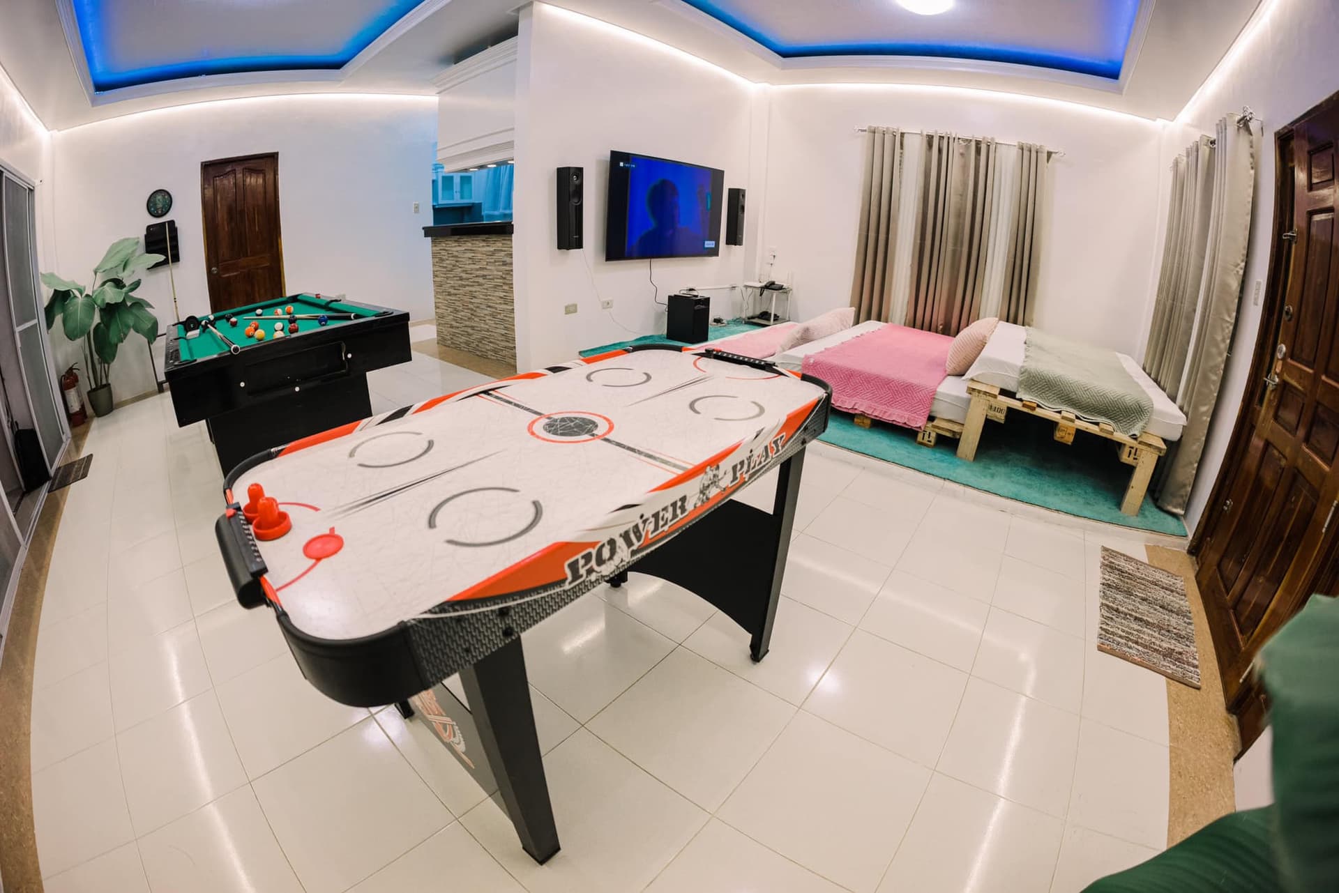 Casa Yohan by DJ Seungli Suites and Resort | PH.vacations