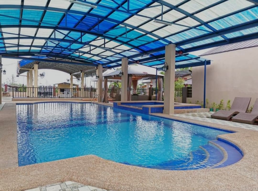 Kristyn's Private Pool