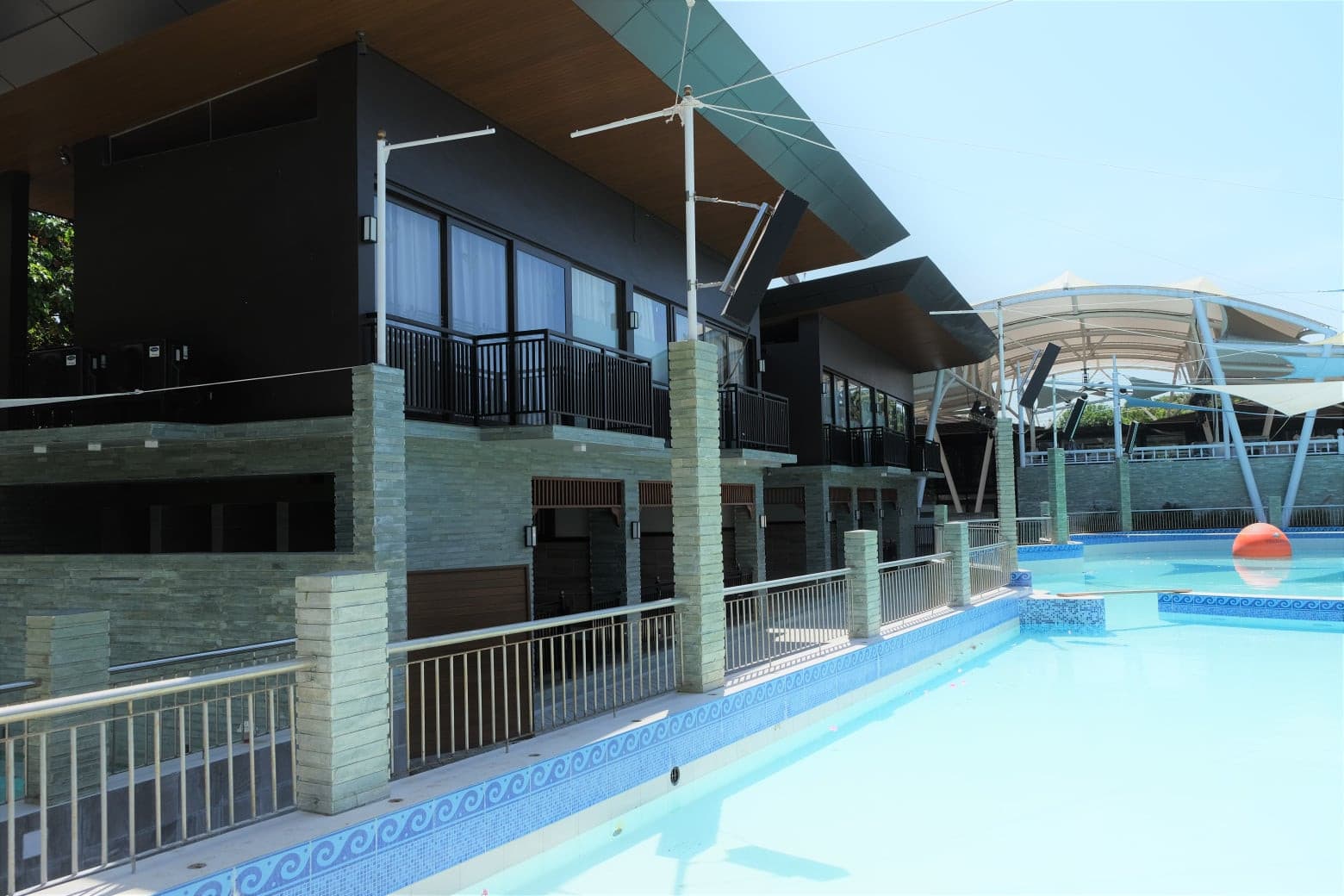 Villa Lorenzo Public Resort