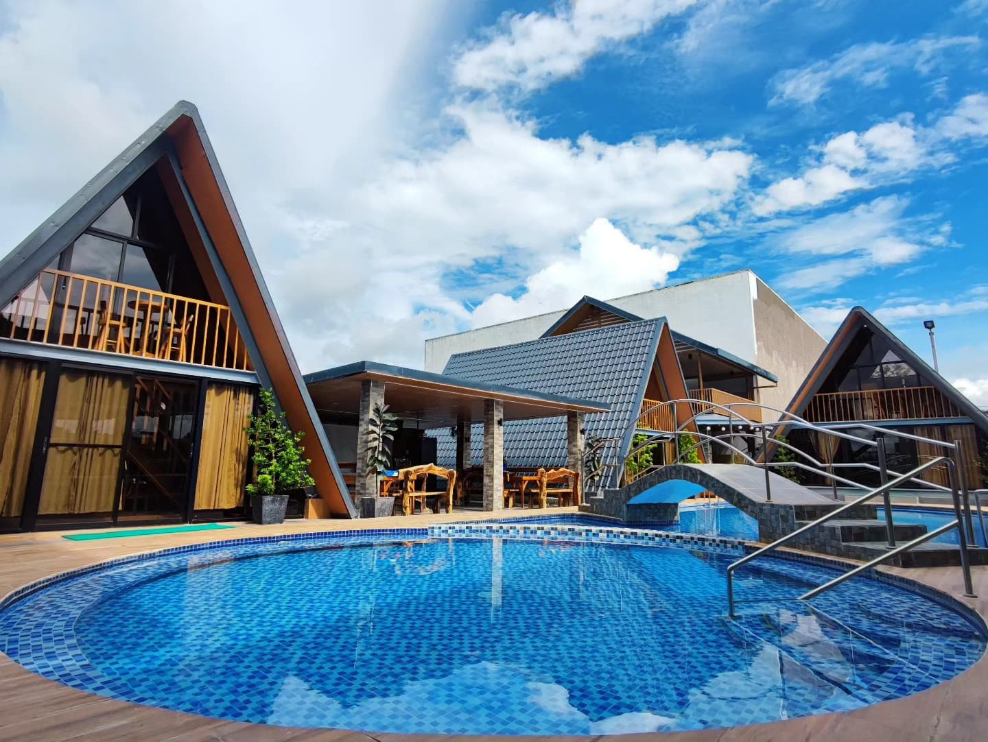 La Casa Elvira Resort & Events Place