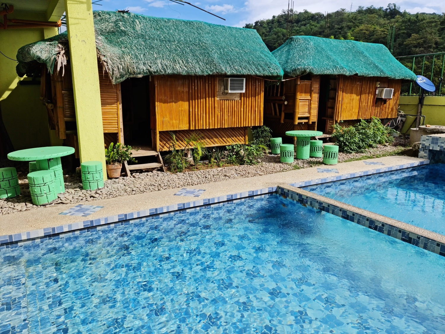 Bakasyunan Ni Gaying - Pool and Beach Resort (MAIN SITE)